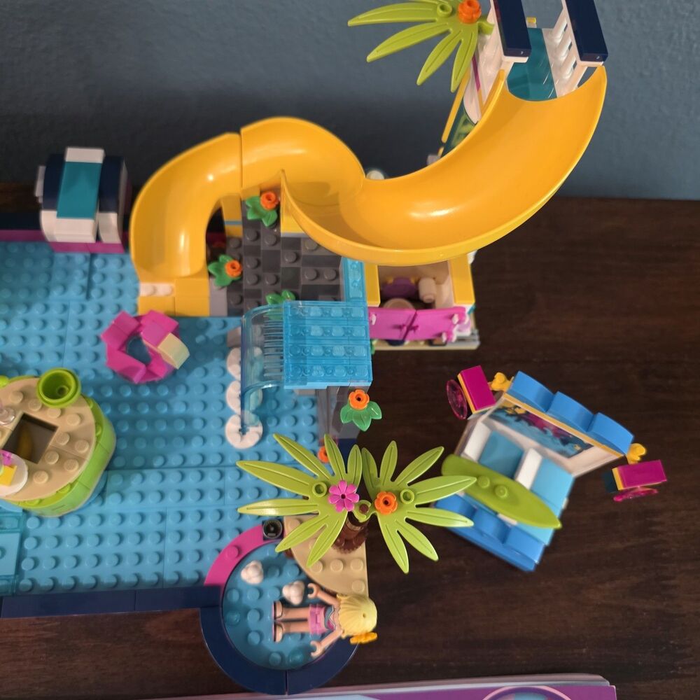LEGO FRIENDS Heartlake City Pet Centre 41345 & Andrea's Pool Party 41374 READ - Picture 5 of 12